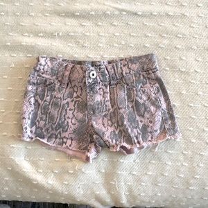 So Nikki Scale Print jean shorts, Girls size 8
